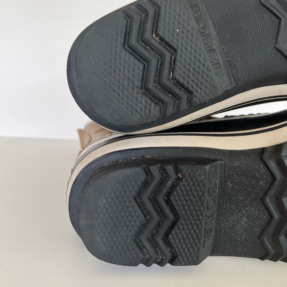 Sorel Youth Caribou Leather Winter Boots in "Buff" Black and Tan , size 7 - Picture 9 of 10